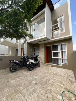 villa Batu Malang dekat BNS harga 800 jutaan modern 2 lantai